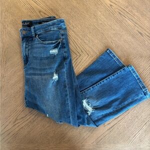 Judy Blue Capri Fit Distressed Denim Jeans